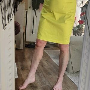 Pencil skirt, in Yellow, size 10 Worthington brand